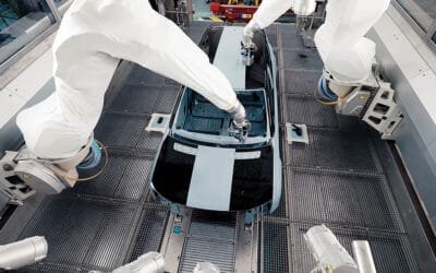 RENAULT 4 E-TECH ELECTRIC INTRODUCES REVOLUTIONARY TWO-TONE PAINT PROCESS