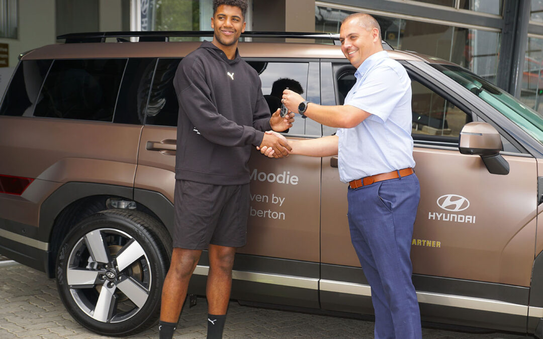 HYUNDAI PROUDLY DRIVES RUGBY WORLD CUP WINNER, CANAN MOODIE